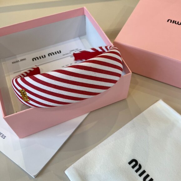 miumiu new alphabet duck clip main image 5